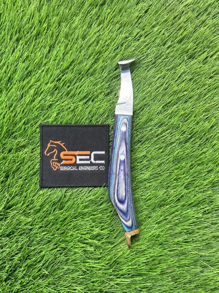 Right Hand Hoof Knife - Image 1